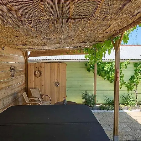 Casa de Férias à La Ferme Avec Spa, Le Poutou Maupas